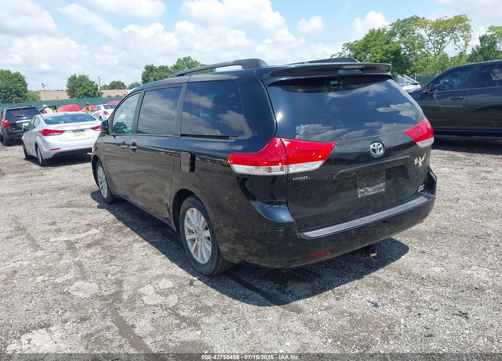 2013 TOYOTA SIENNA XLE 7 PASSENGER VIN: 5TDDK3DC8DS064047