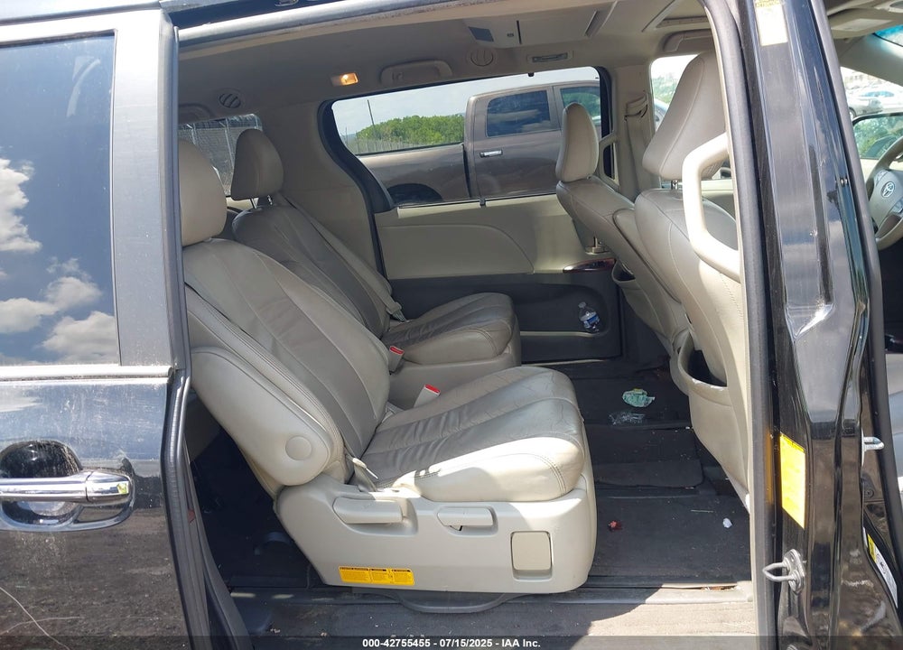 2013 TOYOTA SIENNA XLE 7 PASSENGER VIN: 5TDDK3DC8DS064047