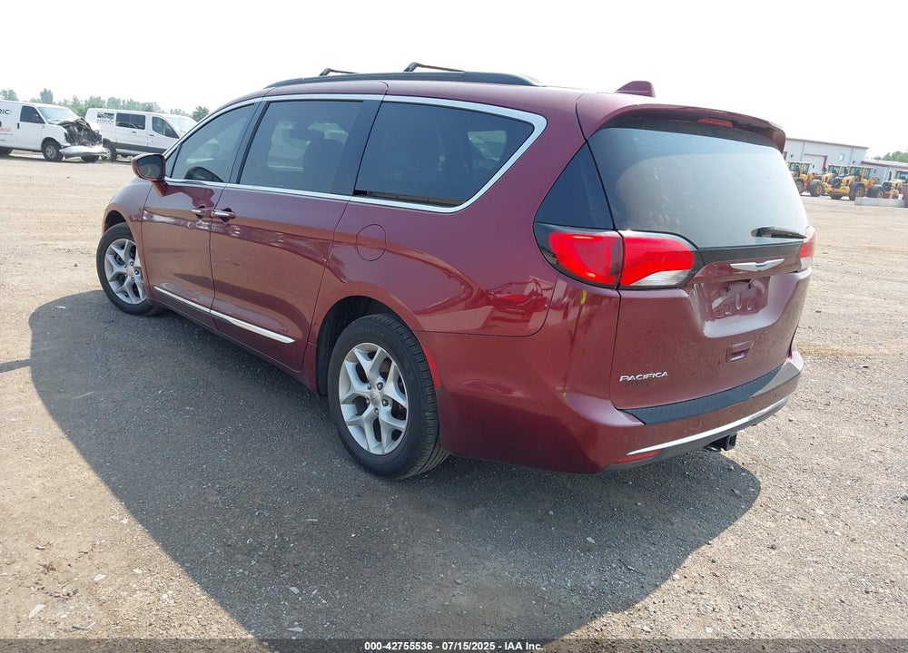 2017 CHRYSLER PACIFICA TOURING L VIN: 2C4RC1BG8HR660660