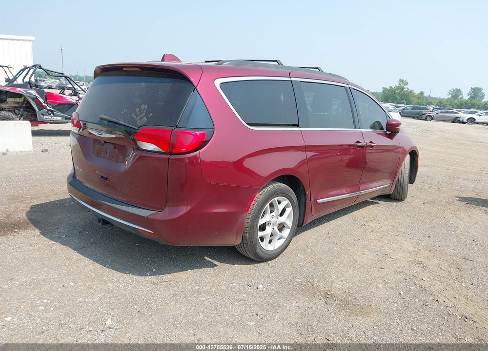 2017 CHRYSLER PACIFICA TOURING L VIN: 2C4RC1BG8HR660660