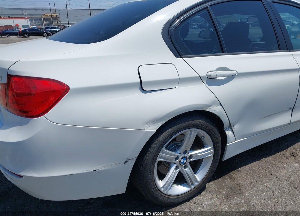 2015 BMW 3 SERIES VIN: WBA3B1C51FK141111