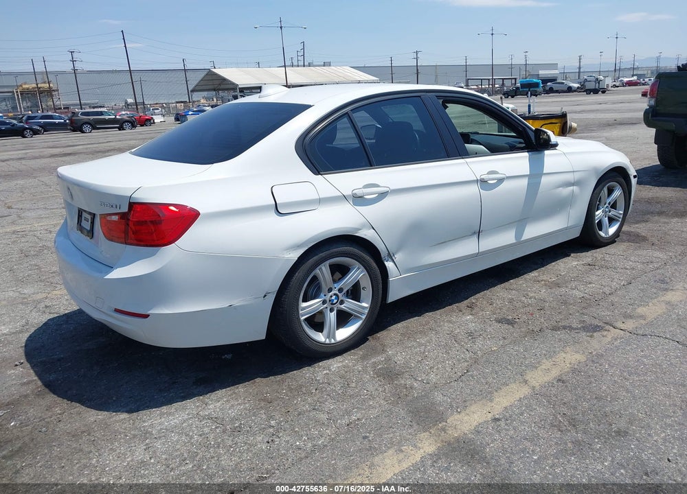 2015 BMW 3 SERIES VIN: WBA3B1C51FK141111