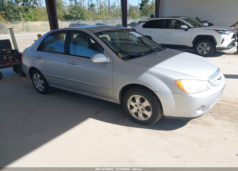 2004 KIA SPECTRA EX/LX VIN: KNAFE121245041243