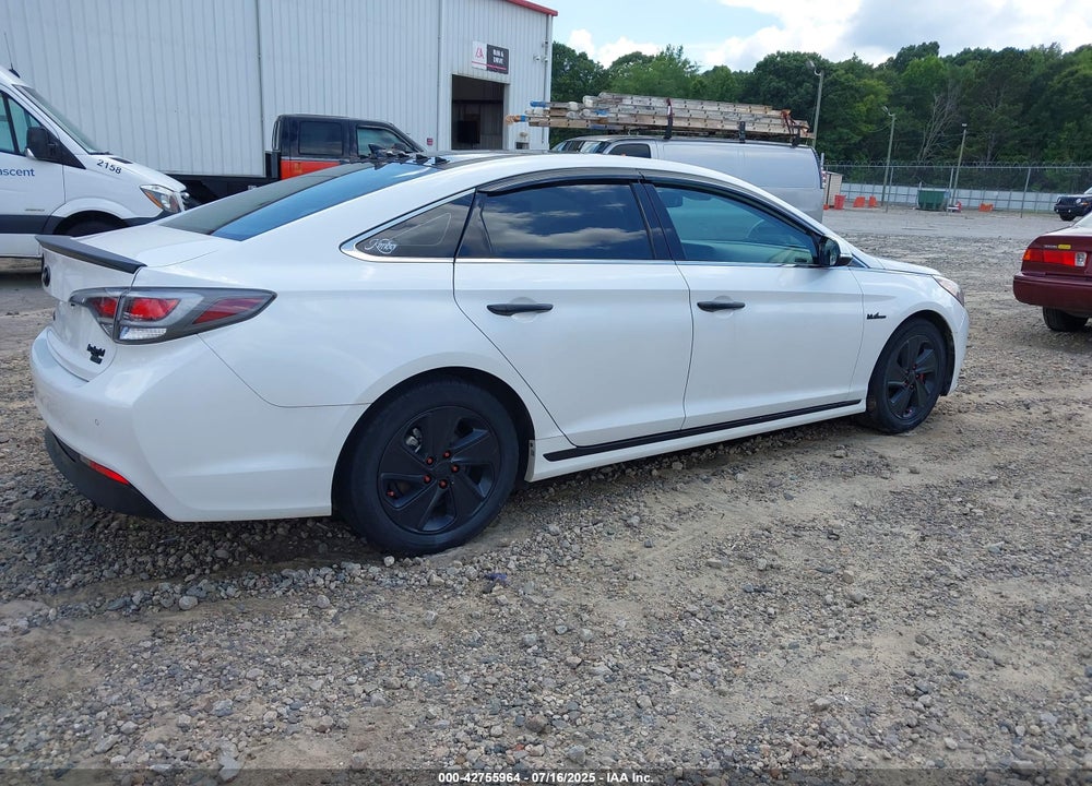 2016 HYUNDAI SONATA HYBRID VIN: KMHE34L16GA020231