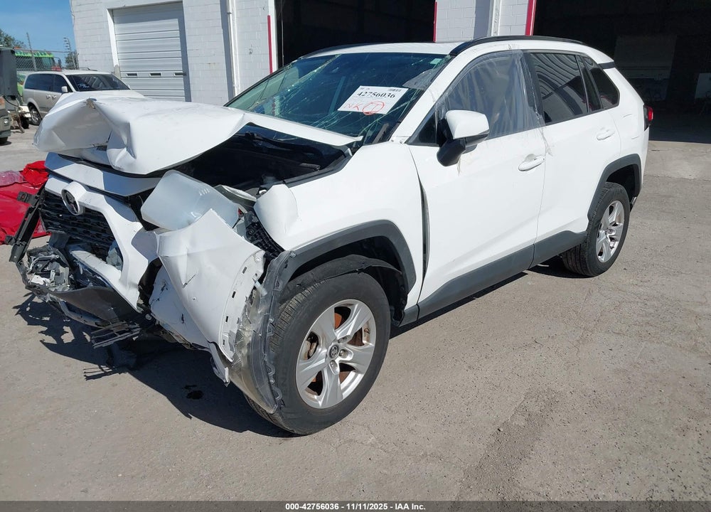 2019 TOYOTA RAV4 XLE VIN: 2T3W1RFV0KW027289
