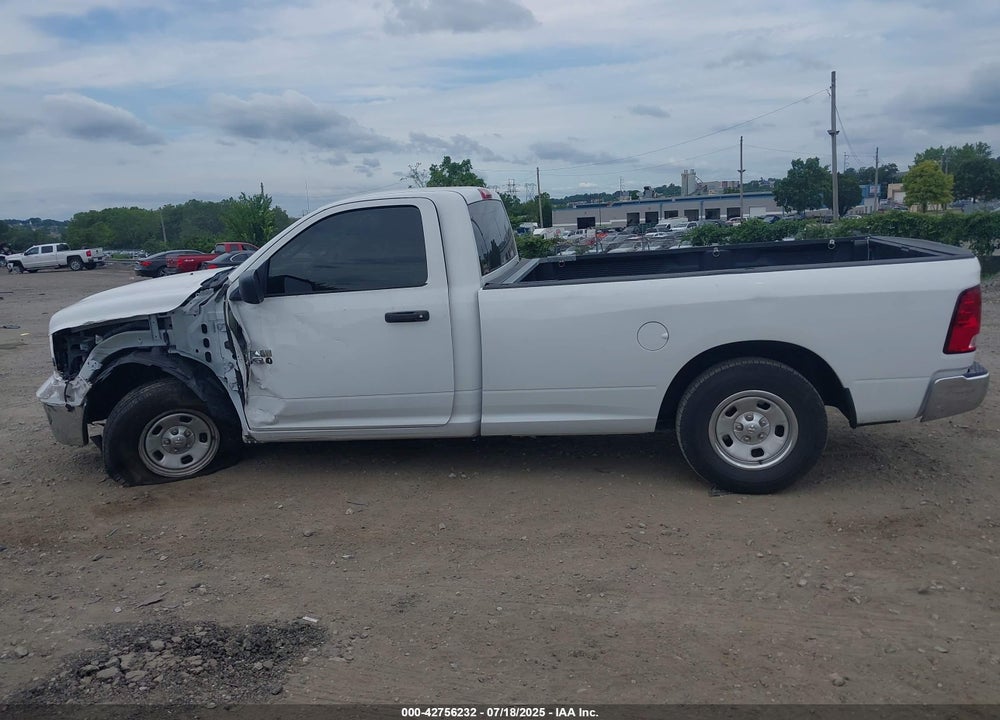 2016 RAM 1500 VIN: 3C6JR6DT6GG285396