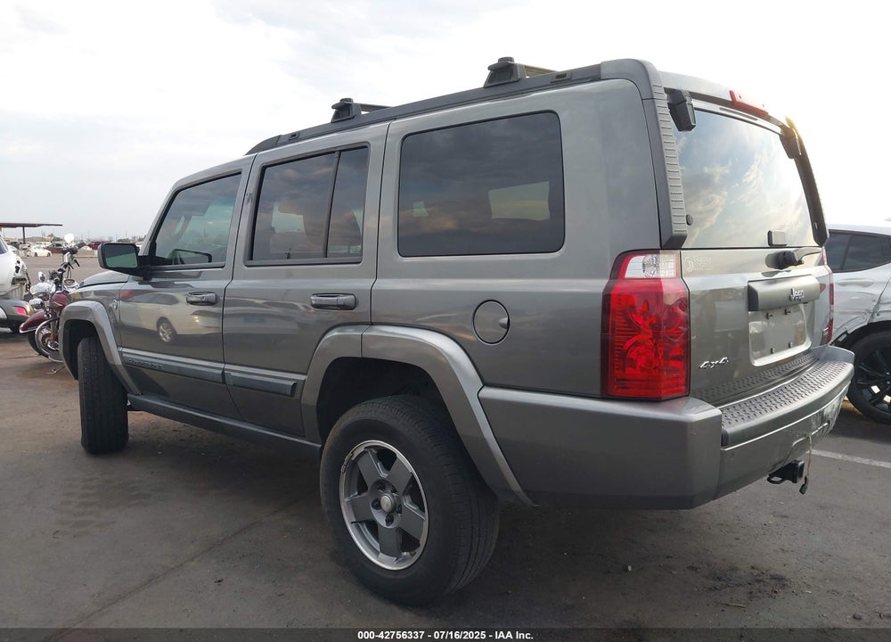 2008 JEEP COMMANDER VIN: 1J8HG48NX8C172027