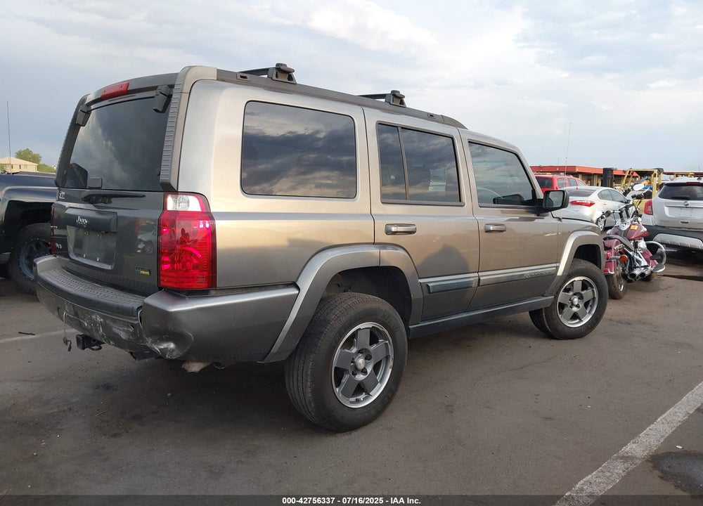 2008 JEEP COMMANDER VIN: 1J8HG48NX8C172027