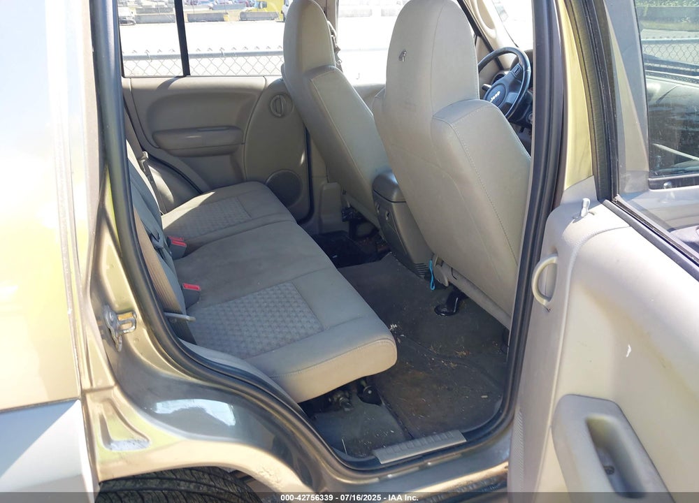 2005 JEEP LIBERTY SPORT VIN: 1J4GL48K45W617046