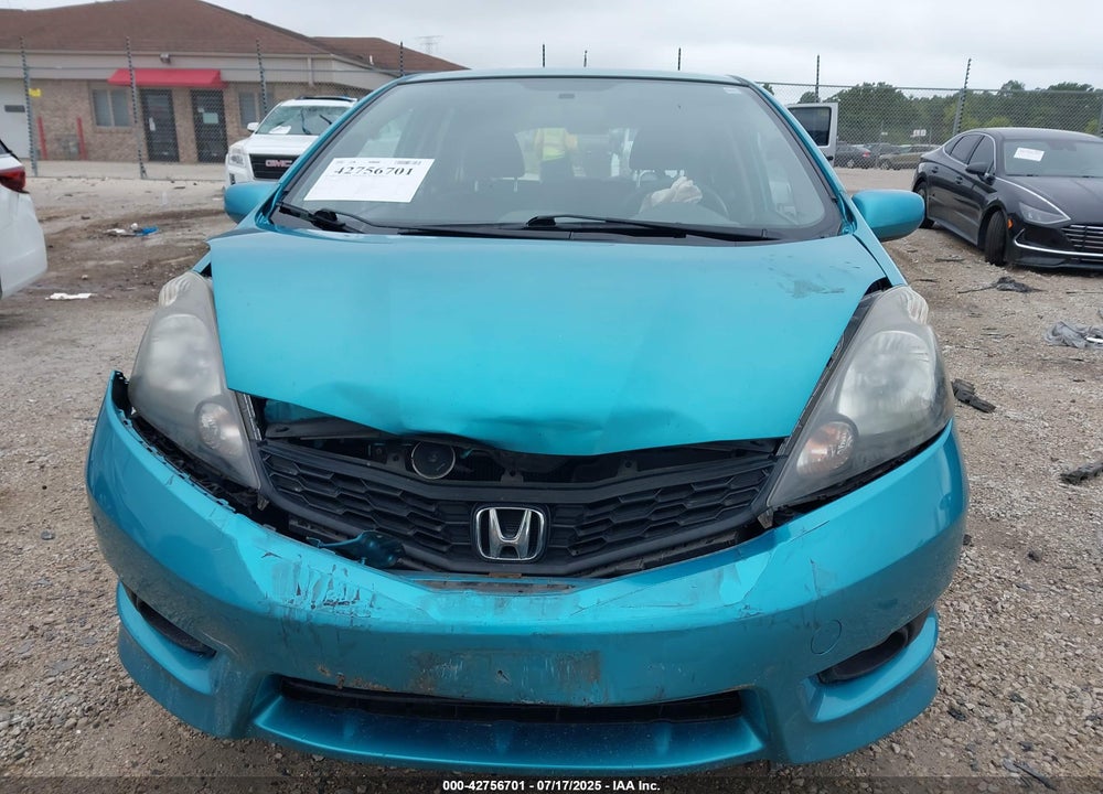 2012 HONDA FIT VIN: JHMGE8H56CC011245