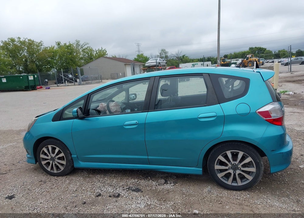 2012 HONDA FIT VIN: JHMGE8H56CC011245