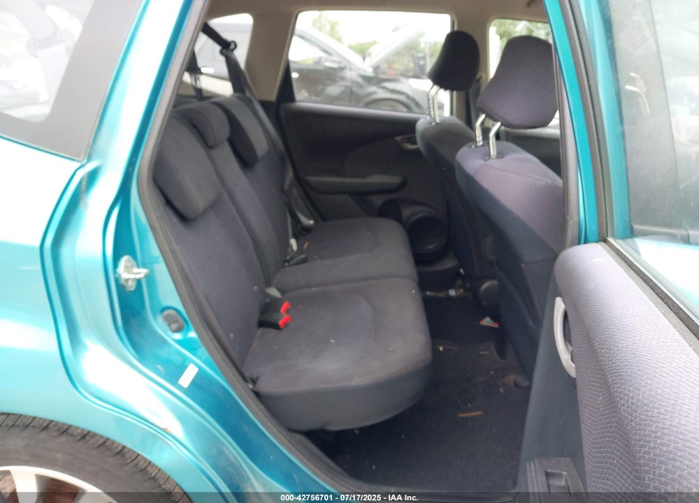 2012 HONDA FIT VIN: JHMGE8H56CC011245