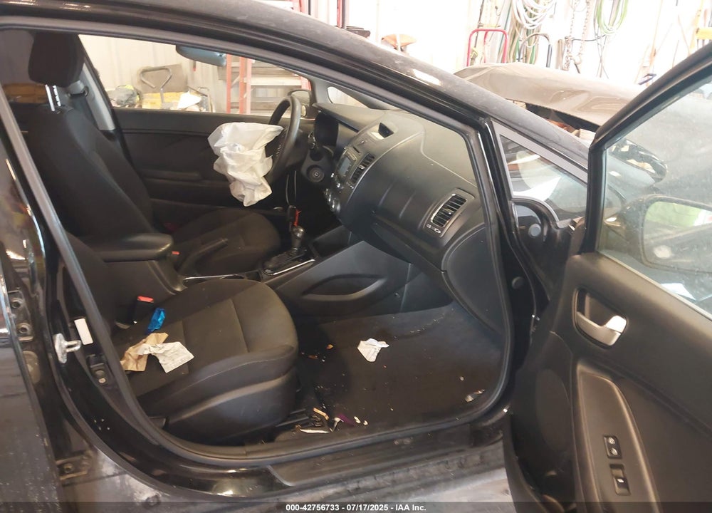 2018 KIA FORTE VIN: 3KPFK4A75JE271863