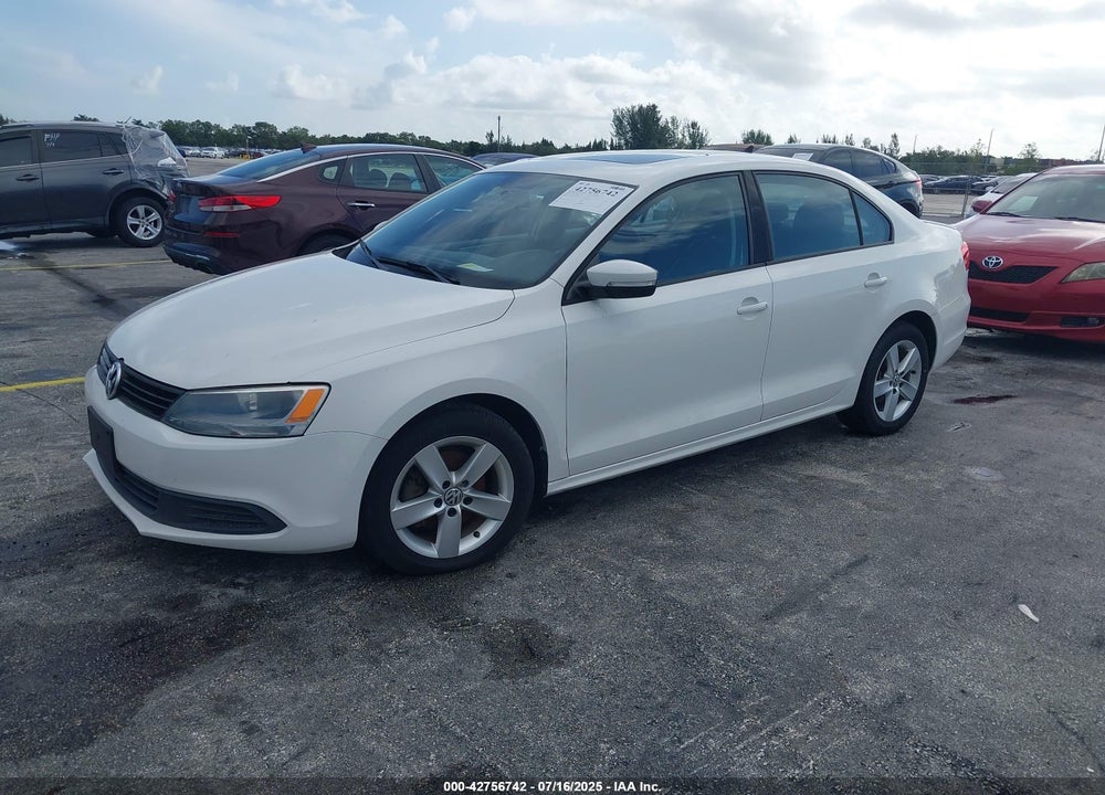 2011 VOLKSWAGEN JETTA VIN: 3VWLL7AJ7BM062447