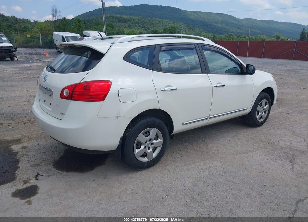 2014 NISSAN ROGUE SELECT S VIN: JN8AS5MV8EW713657