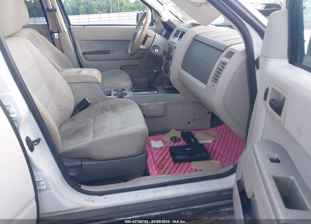 2010 FORD ESCAPE VIN: 1FMCU9DG9AKB82361