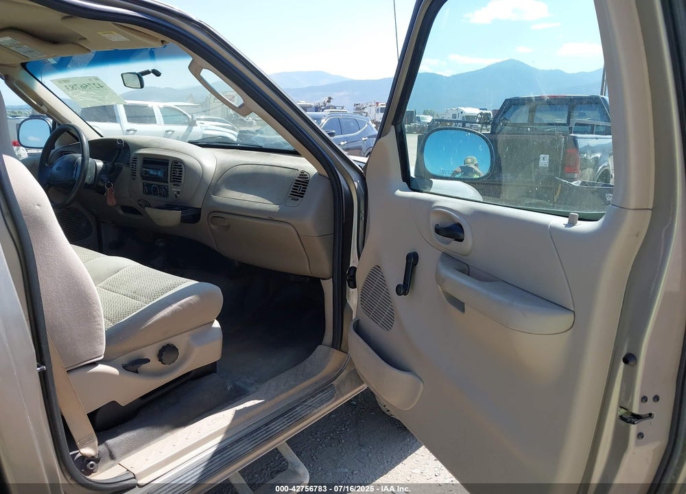 2002 FORD F-150 XL/XLT VIN: 1FTRF18W42NB82084