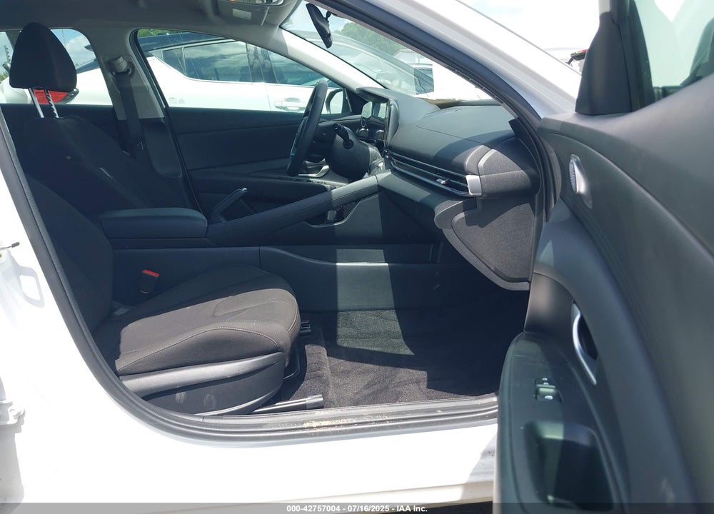 2024 HYUNDAI ELANTRA SEL VIN: KMHLM4DG8RU835099