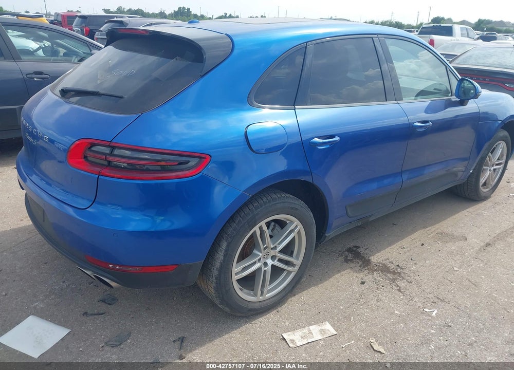 2017 PORSCHE MACAN VIN: WP1AB2A53HLB10165