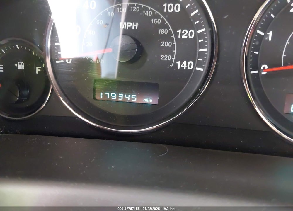 2006 JEEP COMMANDER VIN: 1J8HG58256C122337