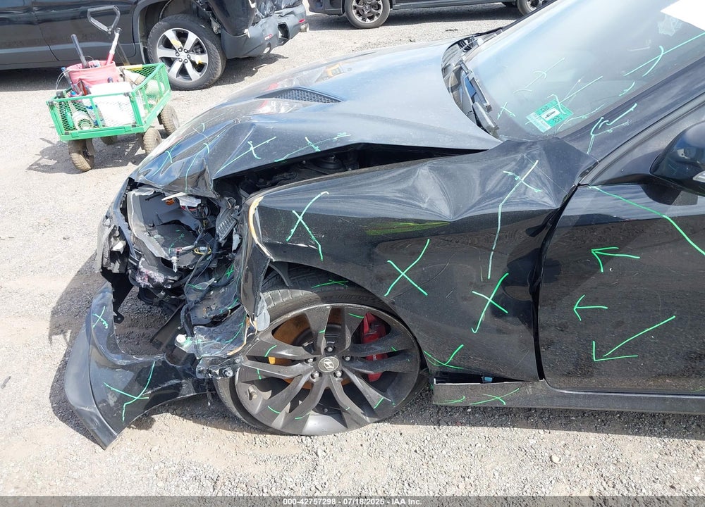 2013 HYUNDAI GENESIS VIN: KMHHU6KJ3DU082056