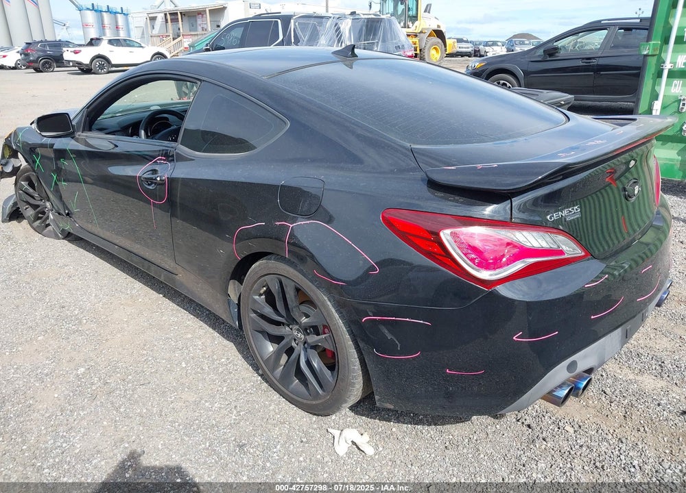 2013 HYUNDAI GENESIS VIN: KMHHU6KJ3DU082056
