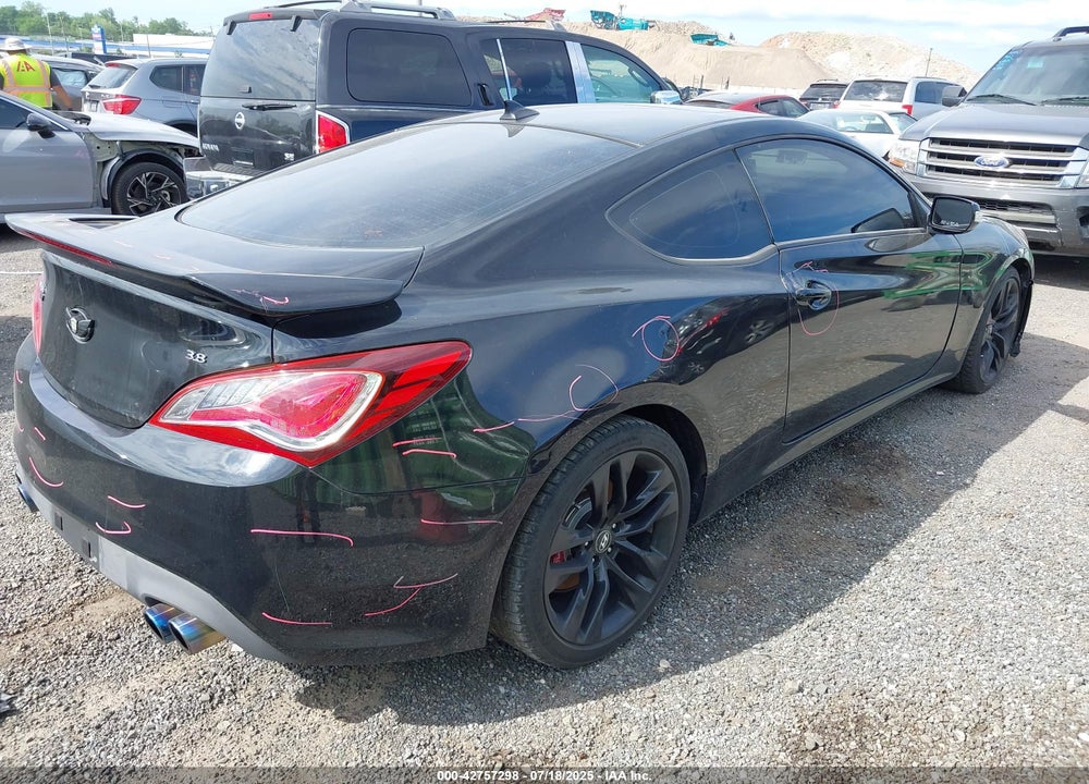 2013 HYUNDAI GENESIS VIN: KMHHU6KJ3DU082056