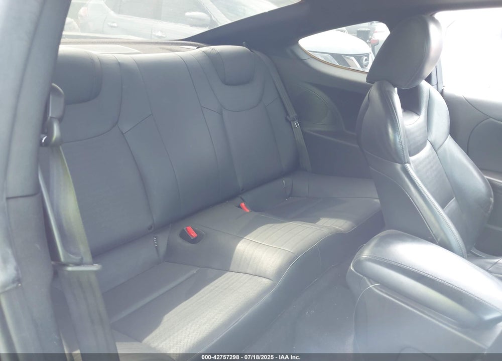 2013 HYUNDAI GENESIS VIN: KMHHU6KJ3DU082056