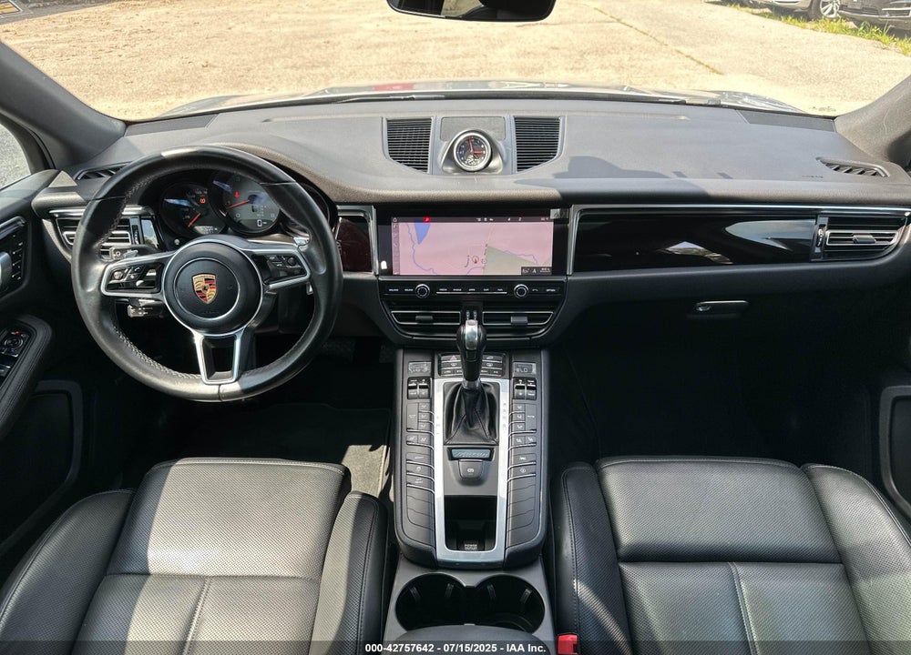 2020 PORSCHE MACAN VIN: WP1AB2A5XLLB30924