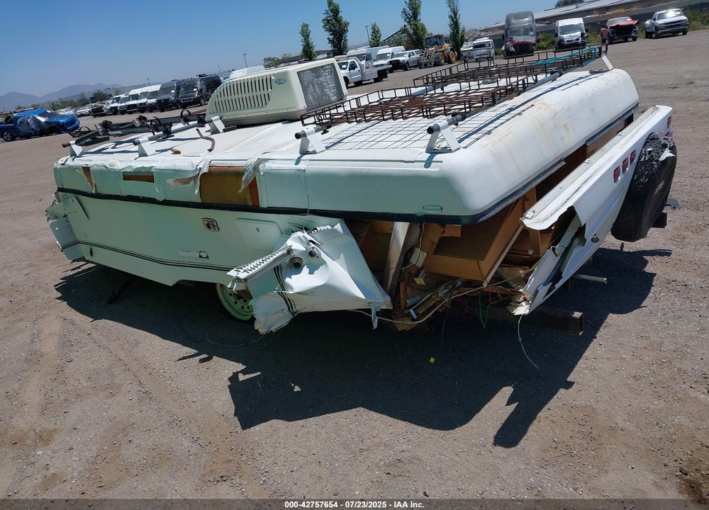 2000 FLEETWOOD WESTLAKE VIN: 4CP694H17Y7277348