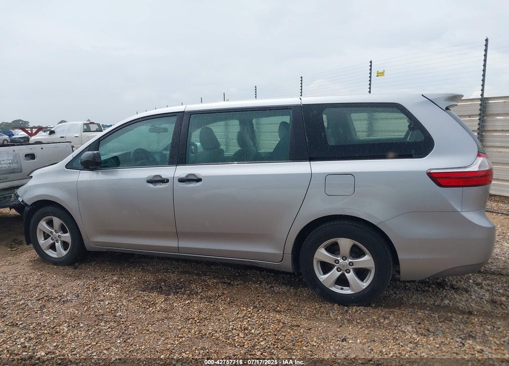 2015 TOYOTA SIENNA L 7 PASSENGER VIN: 5TDZK3DCXFS578779