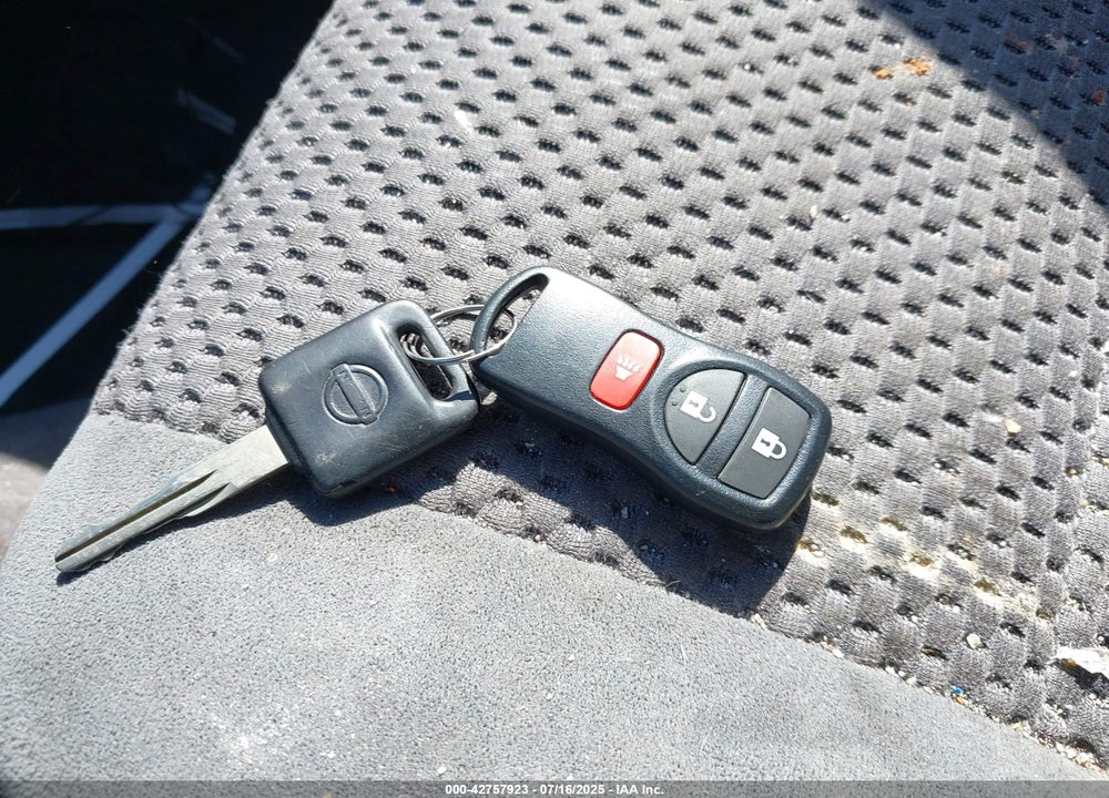 2003 NISSAN PATHFINDER SE VIN: JN8DR09Y03W802912