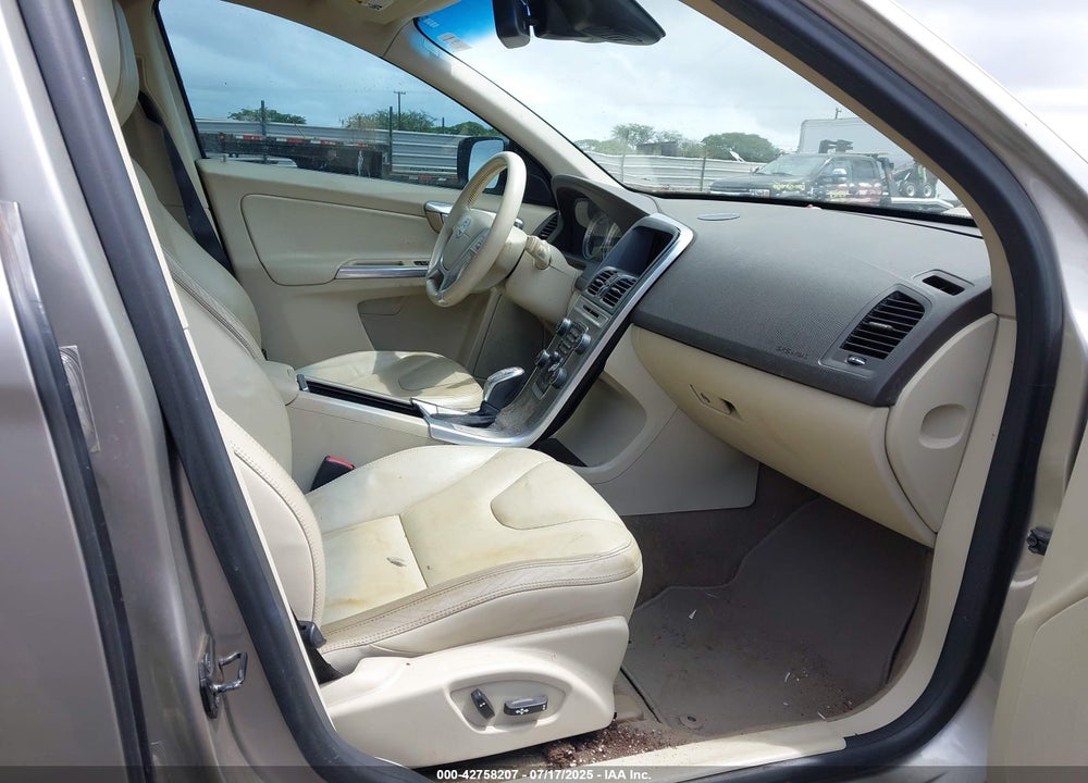 2013 VOLVO XC60 VIN: YV4902DZ7D2445662
