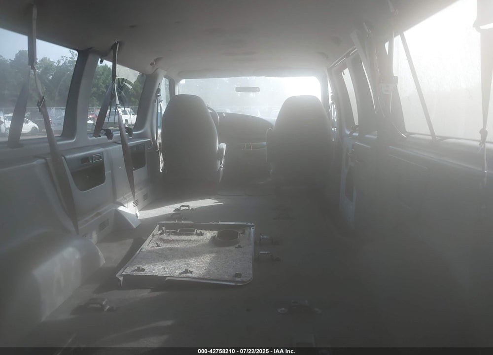 1999 FORD E-350 SUPER DUTY VIN: 1FBSS31S5XHA73353