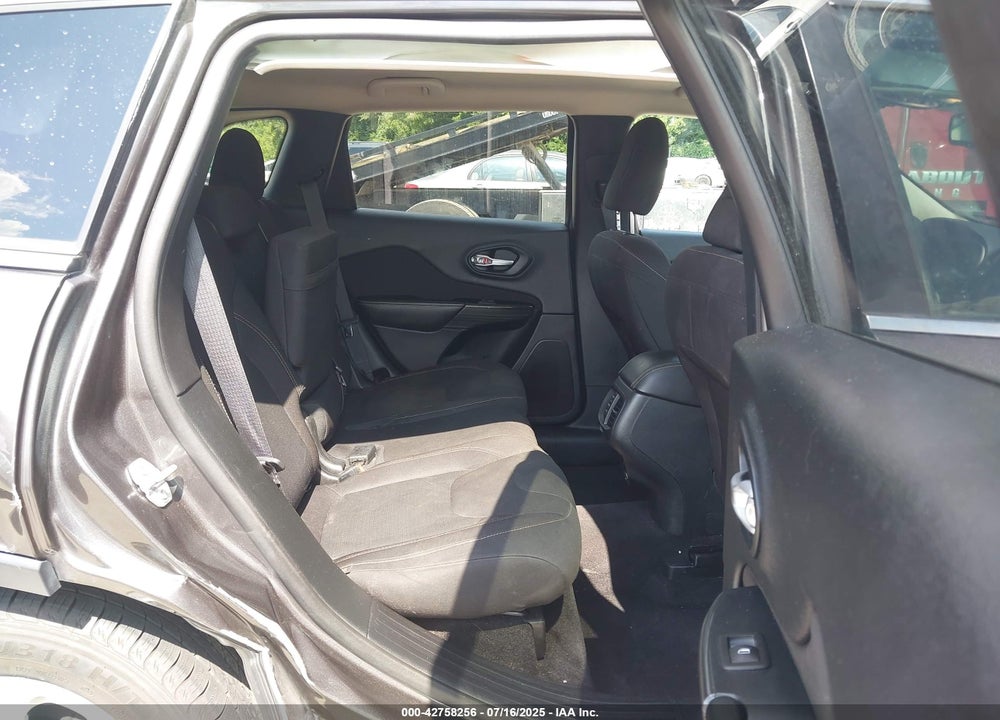 2016 JEEP CHEROKEE LATITUDE VIN: 1C4PJLCB4GW273945