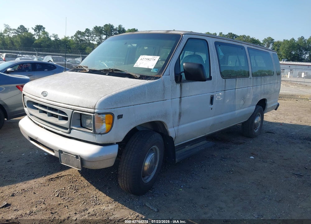 2000 FORD E-350 SUPER DUTY VIN: 1FBSS31L1YHB91572