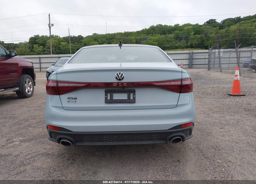2025 VOLKSWAGEN JETTA GLI 2.0T AUTOBAHN VIN: 3VW2T7BU9SM018681
