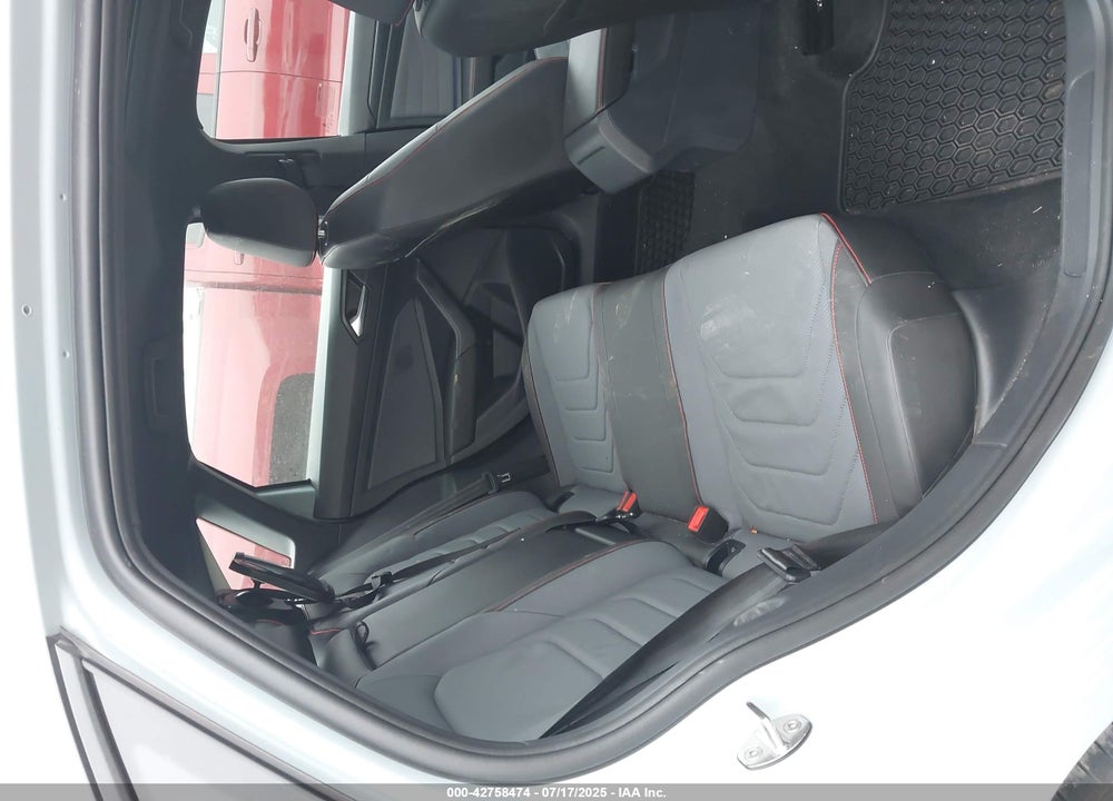 2025 VOLKSWAGEN JETTA GLI 2.0T AUTOBAHN VIN: 3VW2T7BU9SM018681