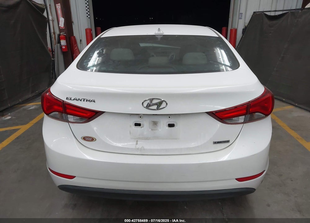 2014 HYUNDAI ELANTRA VIN: 5NPDH4AE6EH458650