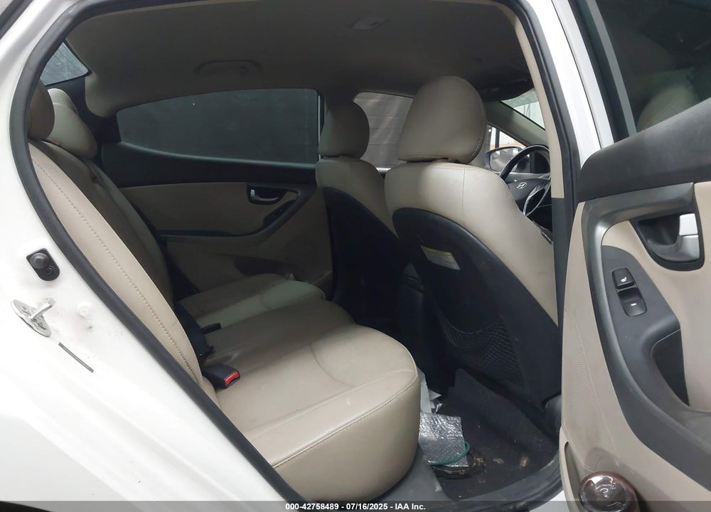 2014 HYUNDAI ELANTRA VIN: 5NPDH4AE6EH458650