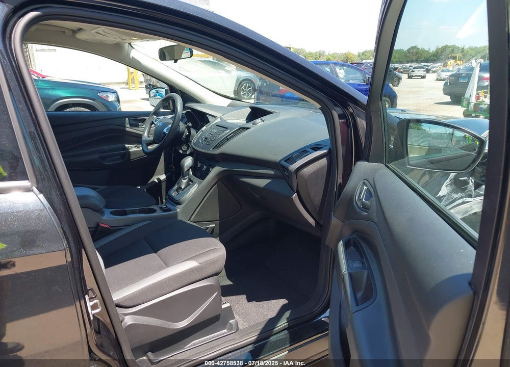 2015 FORD ESCAPE VIN: 1FMCU0F75FUC11147