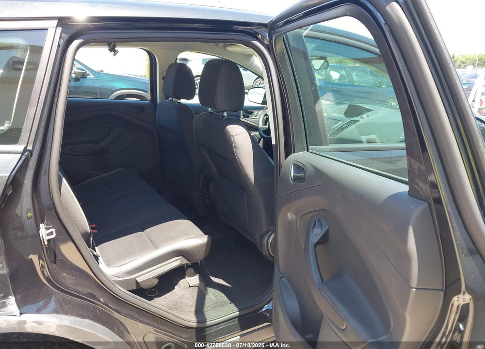 2015 FORD ESCAPE VIN: 1FMCU0F75FUC11147