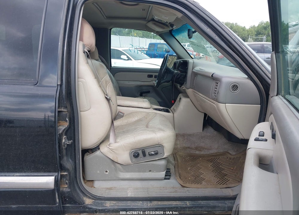 2000 GMC YUKON XL 1500 SLT VIN: 3GKFK16T4YG173818