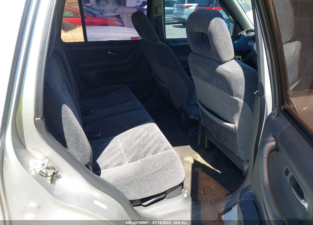 2000 HONDA CR-V EX VIN: JHLRD1764YC017537