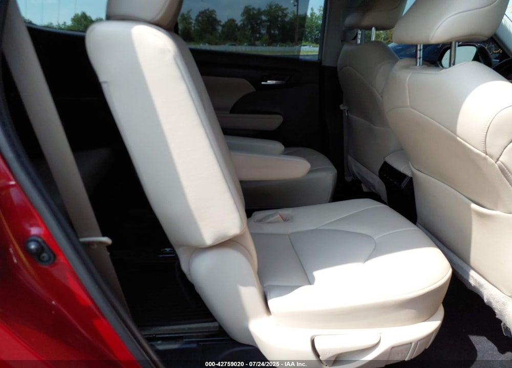 2022 TOYOTA HIGHLANDER VIN: 5TDGZRBH2NS165936