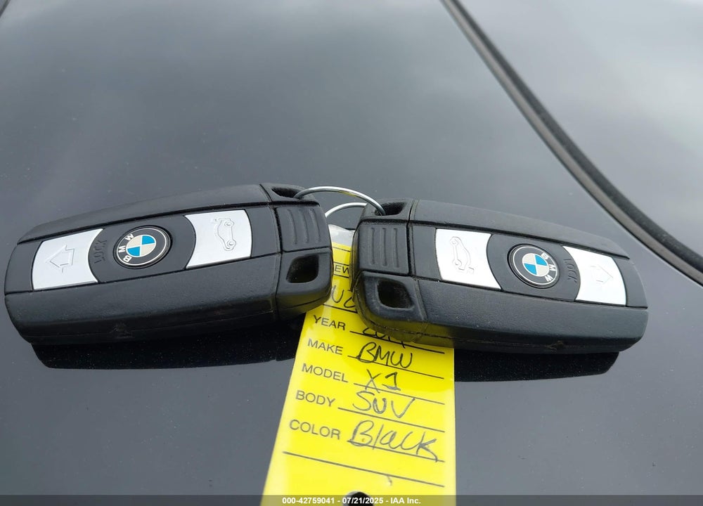2014 BMW X1 VIN: WBAVL1C50EVY16160