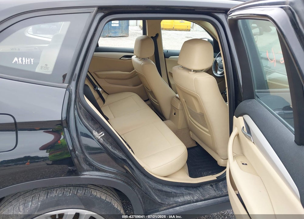 2014 BMW X1 VIN: WBAVL1C50EVY16160