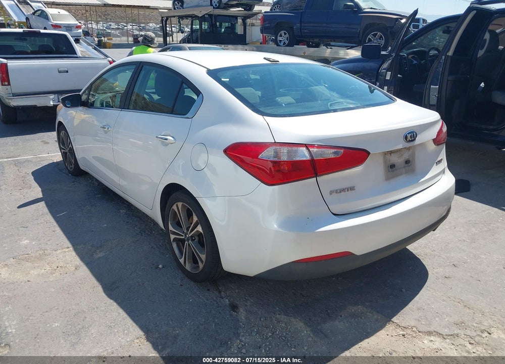 2015 KIA FORTE VIN: KNAFX4A82F5370795