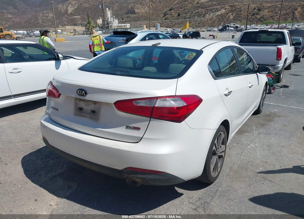 2015 KIA FORTE VIN: KNAFX4A82F5370795