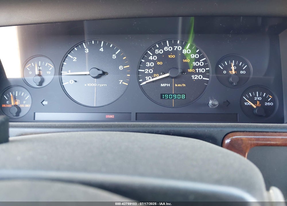 1996 JEEP GRAND CHEROKEE LIMITED VIN: 1J4GZ78S8TC320179